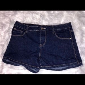 💙Dark blue Jean shorts💙Size junior L💙